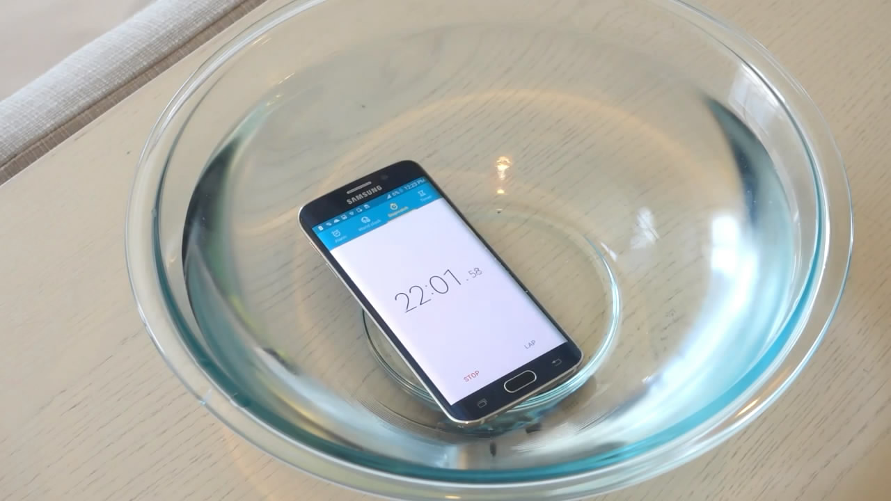 视频丨三星Galaxy S6 Edge竟能防水！
