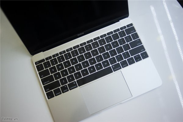 上市前偷跑了！苹果12寸全新MacBook开箱