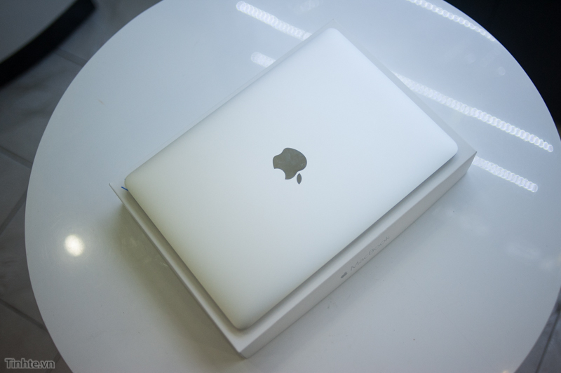 上市前偷跑了！苹果12寸全新MacBook开箱