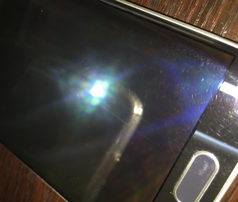 伤不起！新买三星S6 Edge惊现各种伤痕