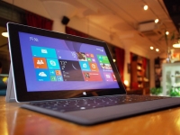 预计Surface平板今年出货量将超400万台