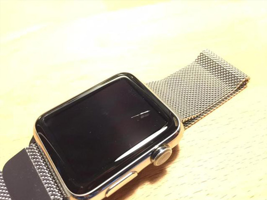 苹果又陷“手表门”，Apple Watch易刮花