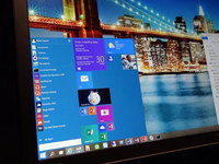 微软：Windows 10将通过闪存盘向用户销售?