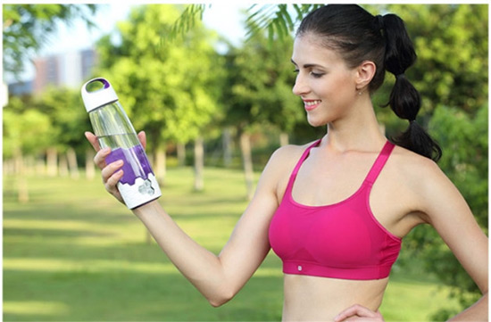 Vita智能水瓶：能计算摄入水数据和检测水质