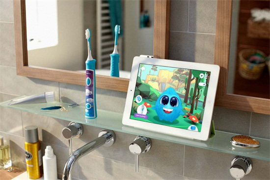 飞利浦电动牙刷，可通过视频看口中污垢