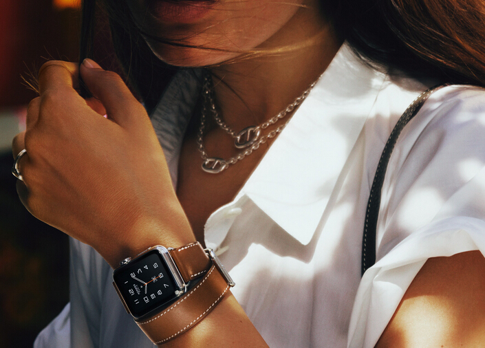 售价没变，金色和玫瑰金Apple Watch运动版上市