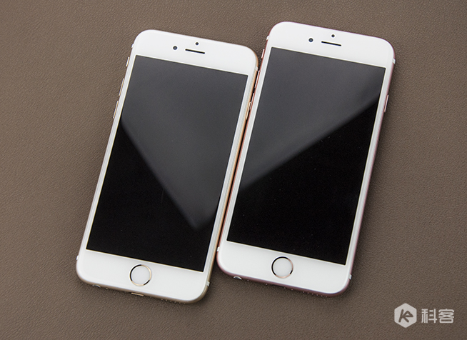 iPhone 6s开箱图赏：谁说粉色就娘炮？