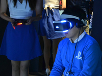 注意安全！索尼建议VR游戏以坐着玩为主开发
