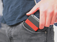 Pocket：这款移动电源还有钱包功能！