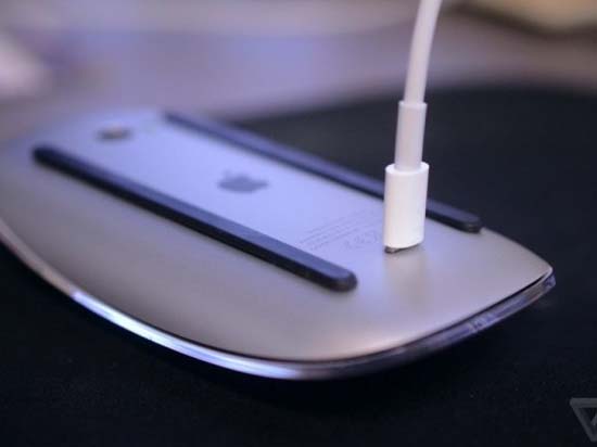 iPhone官方保护壳遭嫌弃 盘点苹果奇葩配件