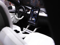 特斯拉Model X内置黑科技，一键激活可清除车内异味