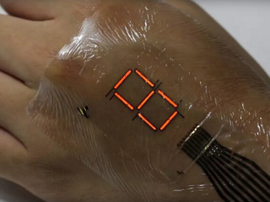 这会是未来手机的样子吗？日本研究出“超薄电子皮肤”