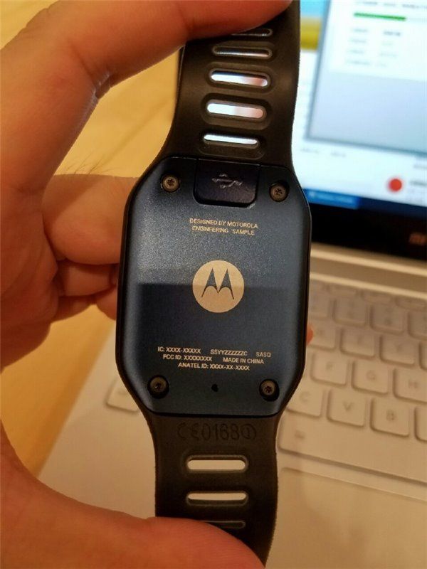 Moto 360原型机曝光：方形真的很丑啊