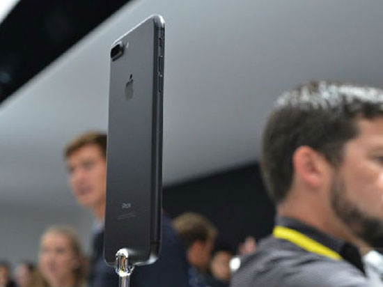 大战将至！苹果iPhone 8与三星S8将迎来一场“恶斗”