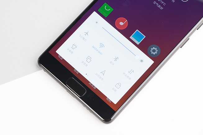 全面屏手机就该这样设计 联想ZUK Edge体验评测
