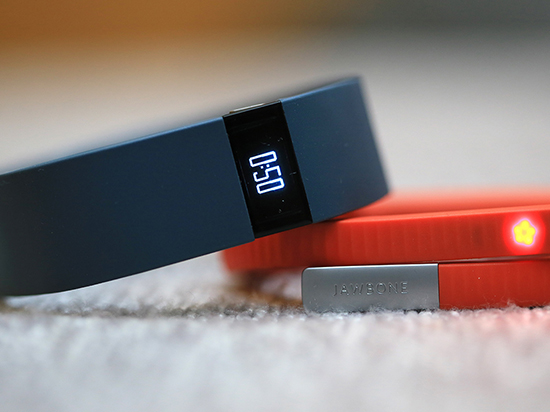 低价卖身！Fitbit首次公布收购Pebble价格