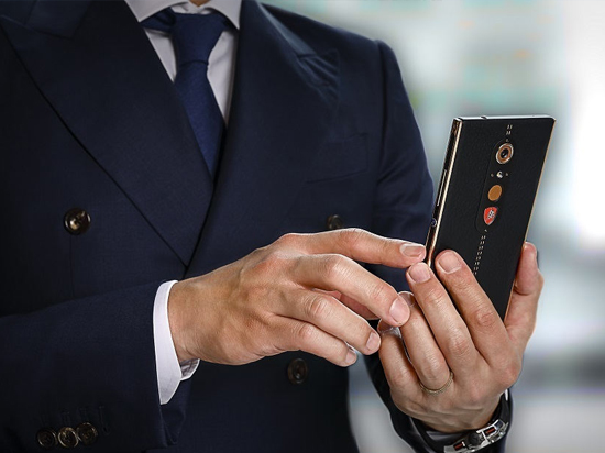 土豪标配 兰博基尼推出ALPHA ONE奢侈手机