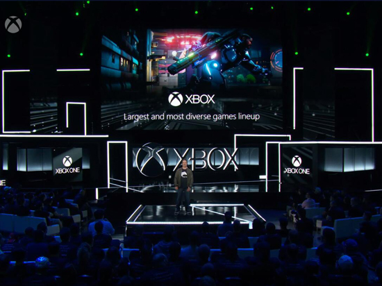 科客晚报：三星C10成首款双摄机？微软最强主机Xbox One X降临