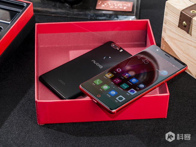 来一点热情吧！努比亚nubia Z17烈焰红图赏