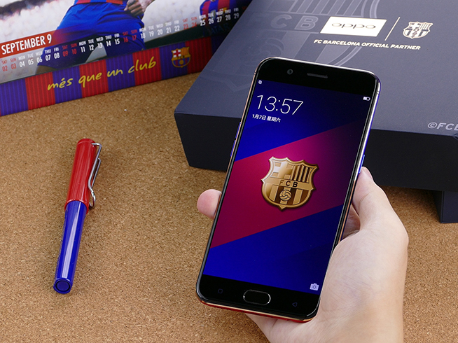 OPPO R11巴萨限量版开箱：感受红蓝百年荣耀