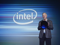 Intel一屁股坐牙膏上！最强10nm芯片力压群雄：3nm工艺正在路上