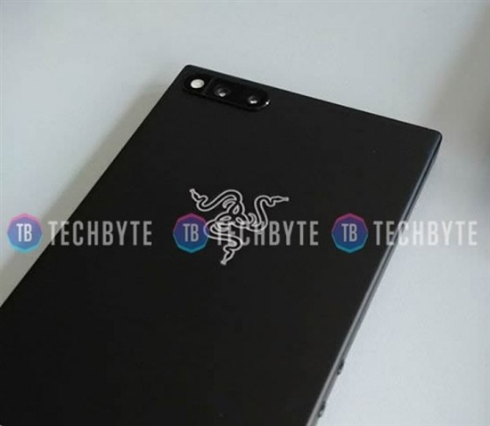 雷蛇Razer Phone真机谍照曝光：风格硬朗，没有跑马灯