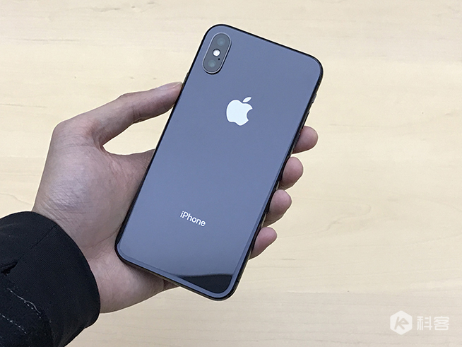 苹果iPhone X上手体验：全程惊艳，墨镜难不倒面容ID