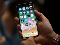 库克躺枪果粉怒了：现货模式居然还是买不到iPhone X？