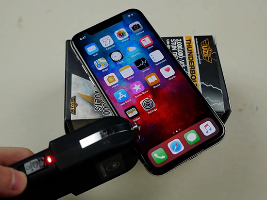 最强无线充电测试：电击的iPhone X真的能被充电吗？