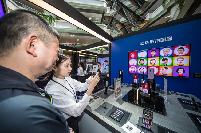 三星盖乐世广州体验馆开幕：Galaxy S9/S9+凝时拍摄最受欢迎