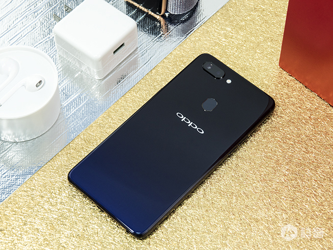 渐变玻璃机身AI智慧拍照：OPPO R15星空紫实拍图赏