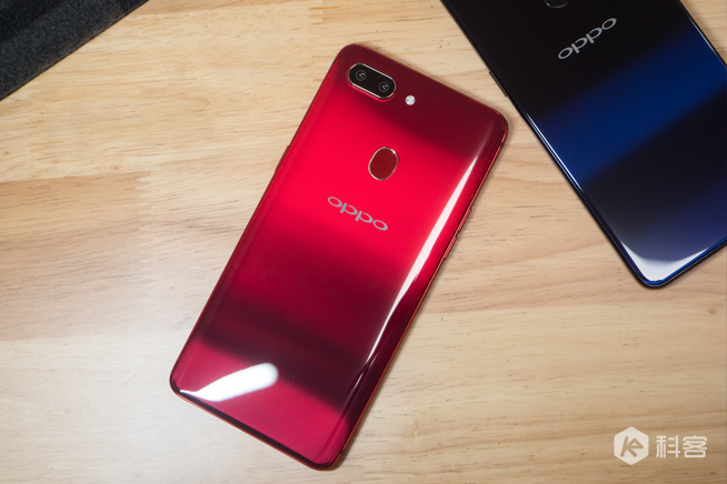 OPPO R15梦镜红体验评测：颜值再升级 夜拍更出众