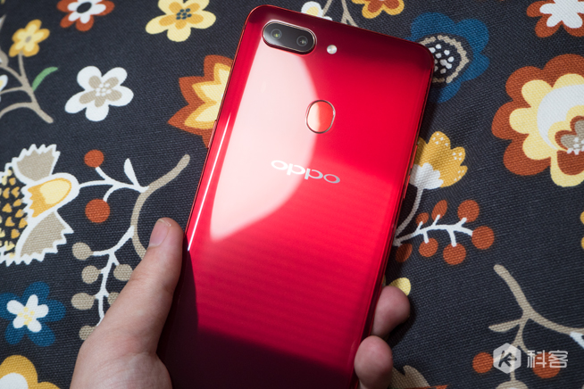 OPPO R15梦镜红体验评测：颜值再升级 夜拍更出众
