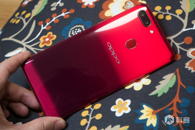 OPPO R15梦镜红体验评测：颜值再升级 夜拍更出众