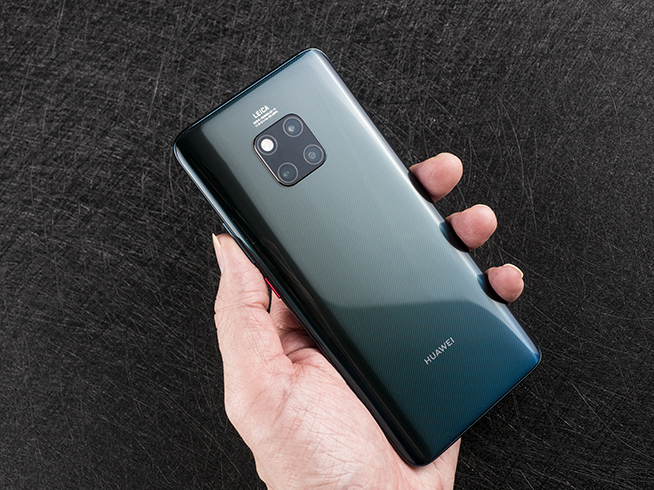 华为苹果旗舰对标：Mate 20系列各种超车
