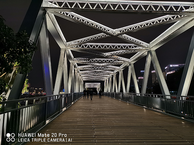 华为Mate 20 Pro相机详尽测试：高画质夜景+超广角 表现已无对手