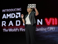 AMD Radeon VII显卡对标NVIDIA 第三代锐龙处理器亮相