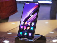 vivo APEX 2019上手图赏：一体化设计感极强 按键开孔通通消失