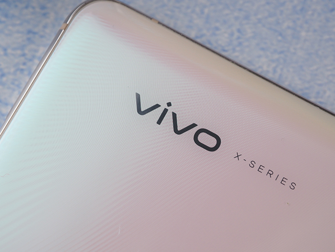 vivo X27上手体验：升降式摄像头纳米级“羽”设计 颜值再提升