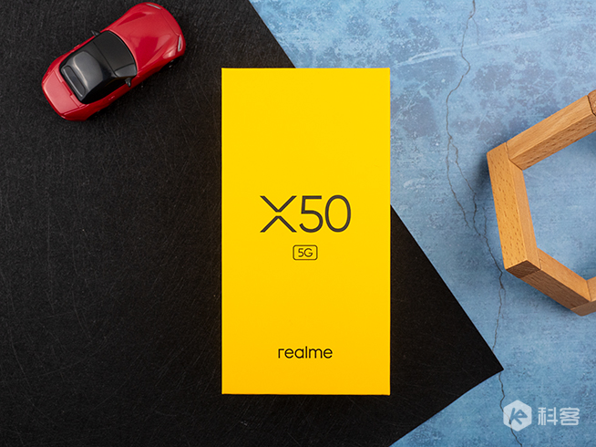 realme X50 5G开箱上手：120Hz畅速屏 双模5G新机好选择
