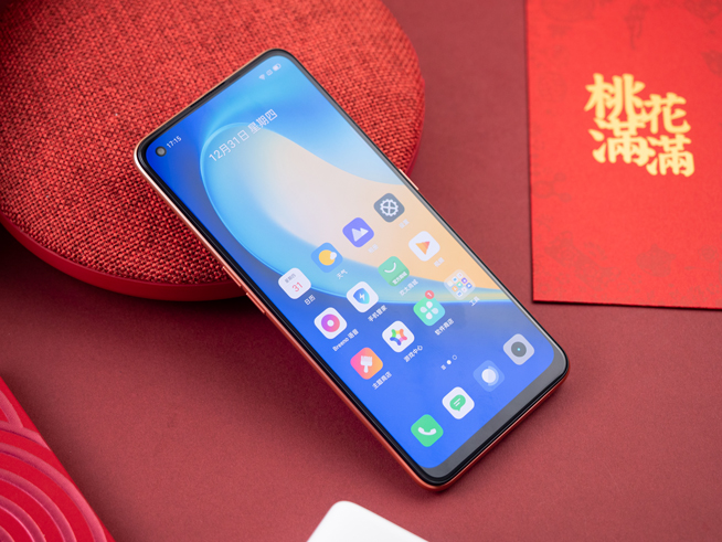 realme V15锦鲤手机开箱：1500元内无敌手！50W闪充降维打击