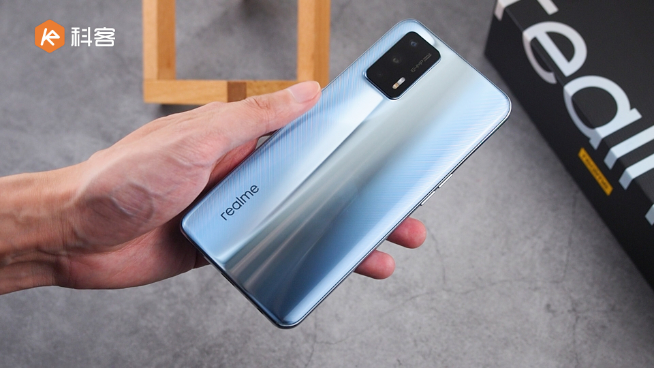 realme GT上手：2799元起性价比完胜Redmi K40 Pro