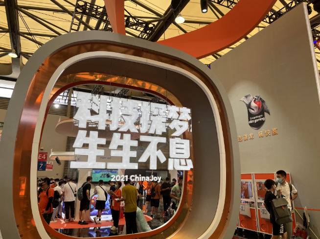 雷军强调保持谦虚站稳全球第二！内部表彰嘉奖十位杰出员工