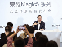 高喊超越华为，任正非两年前预知！赵明揭秘荣耀Magic5系列有何底气？