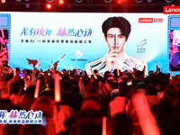 天禧AI全面升级，张凌赫同款联想moto X70上市