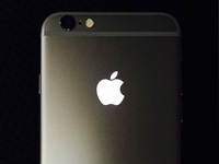 视频：2分钟教你给iPhone 6换个发光logo