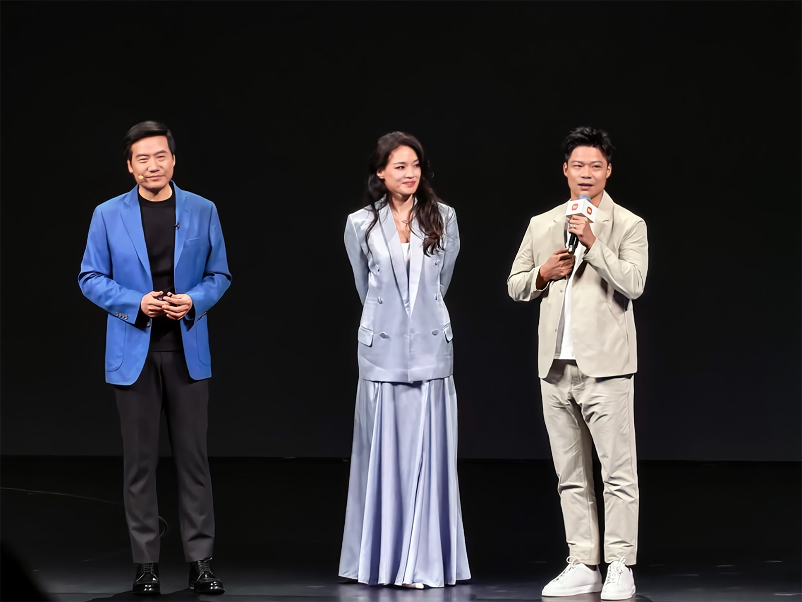 新一代小米SU7 34分钟锁单超1.5万台，雷军公布600亿投资计划